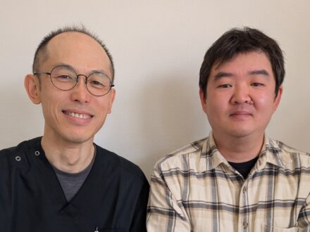 歩きすぎて膝が痛い患者さんの写真