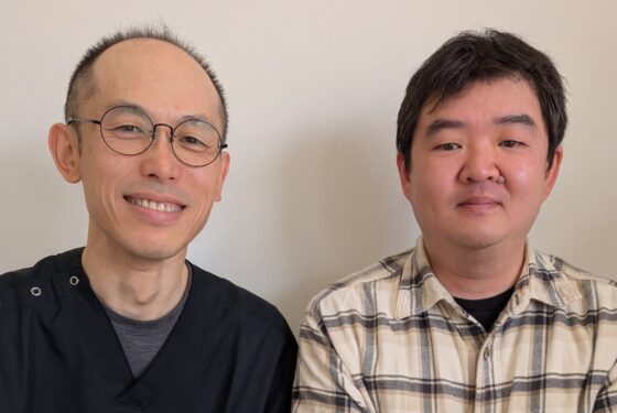 歩きすぎて膝が痛い患者さんの写真